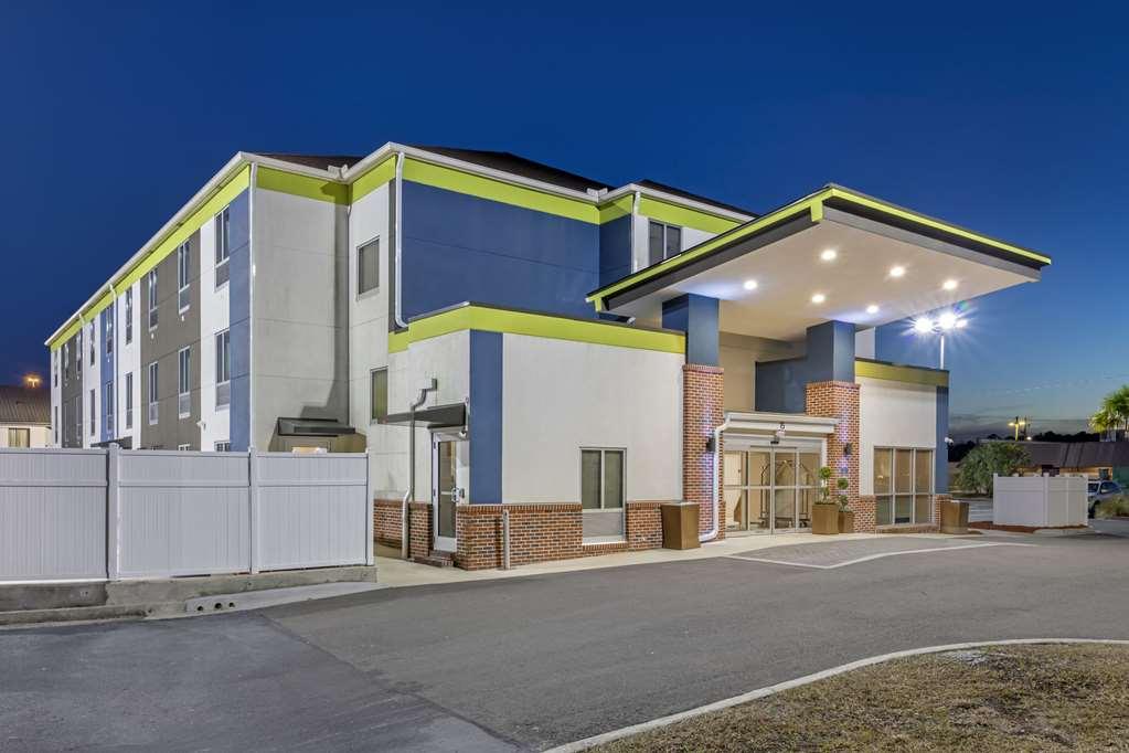 Comfort Inn & Suites Brunswick Buitenkant foto